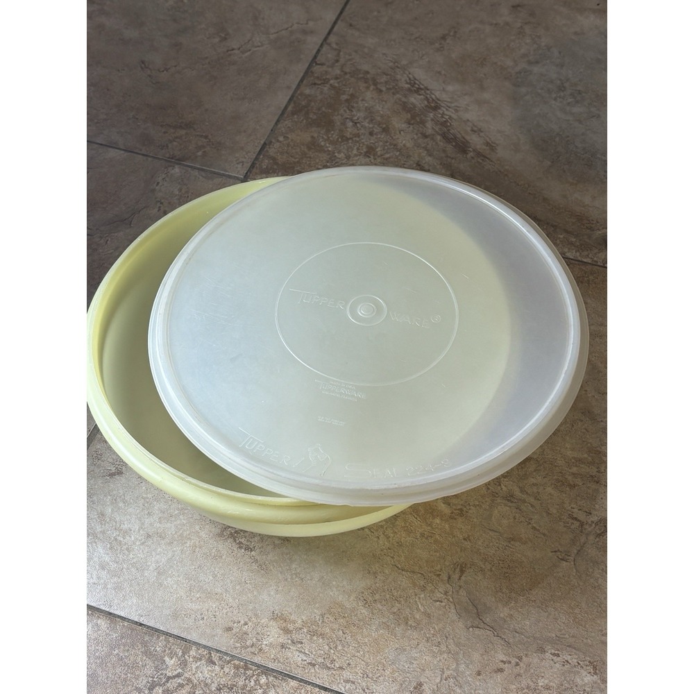 Vintage Tupperware 242 Yellow Large Round Fix N Mix Bowl w/ Sheer Lid 224-9